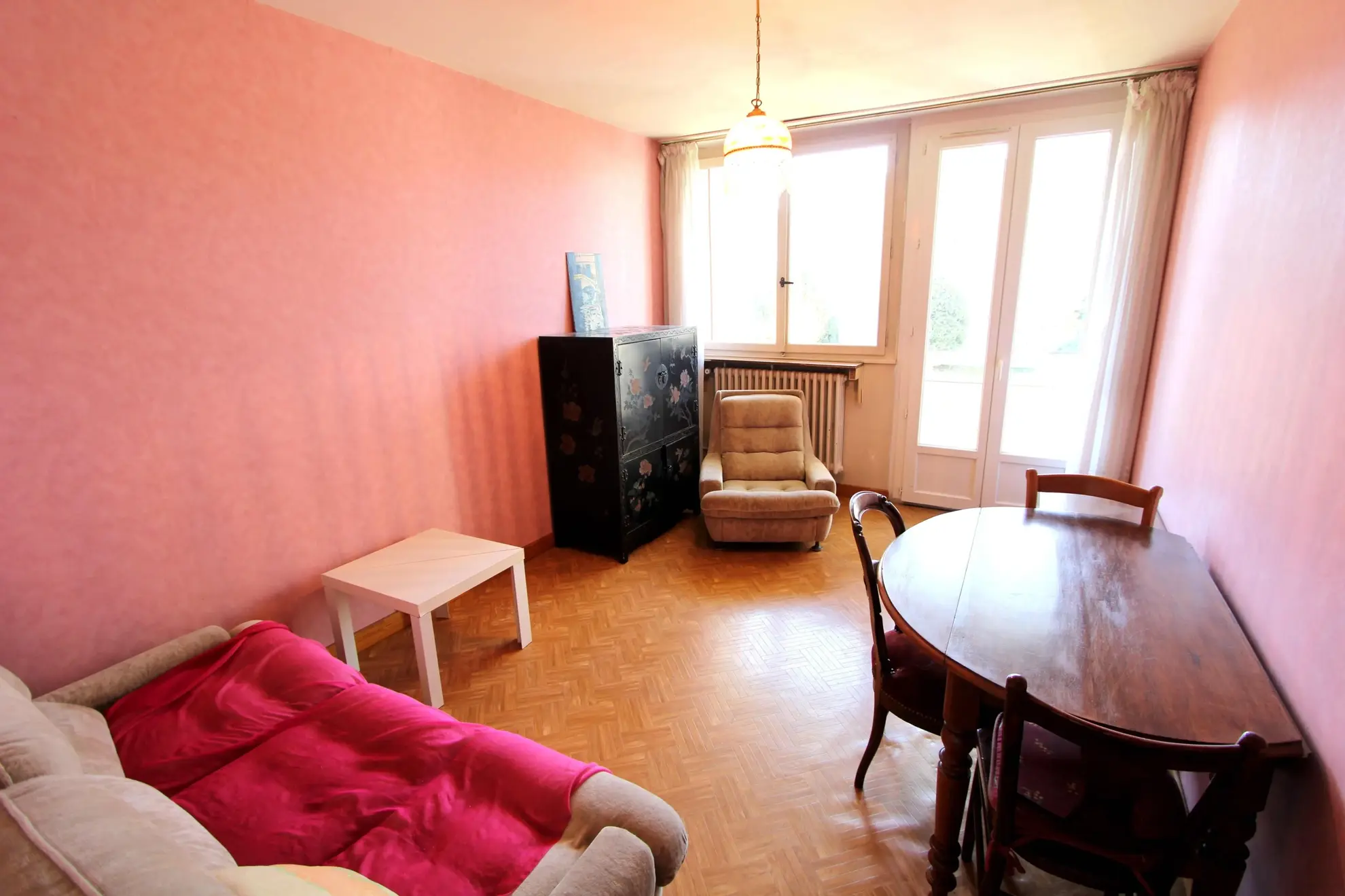 Appartement T3 à Ville La Grand avec balcon, cave et parking 
