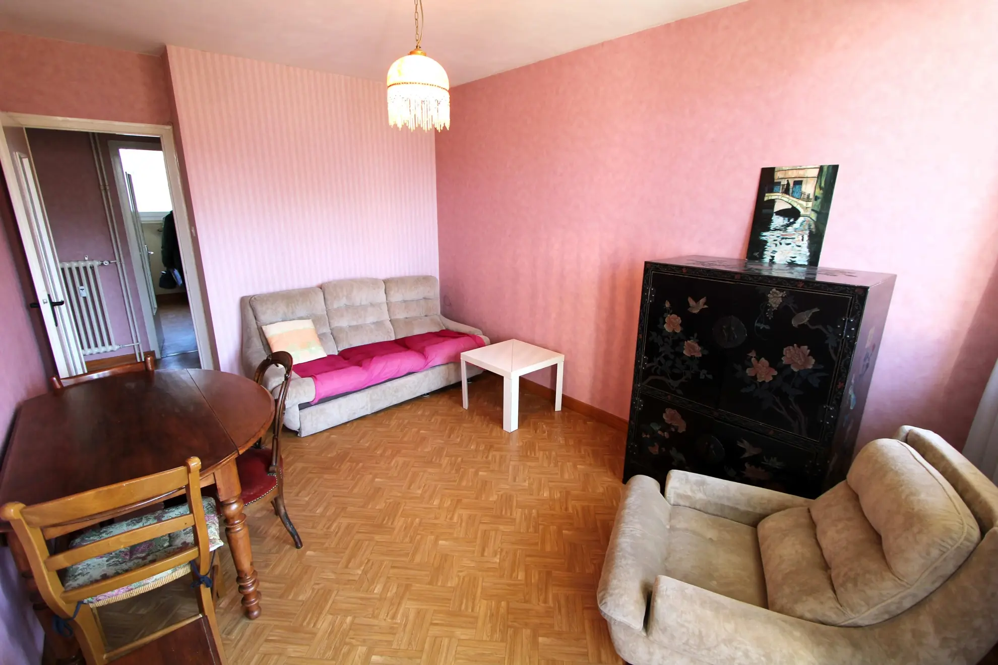 Appartement T3 à Ville La Grand avec balcon, cave et parking 