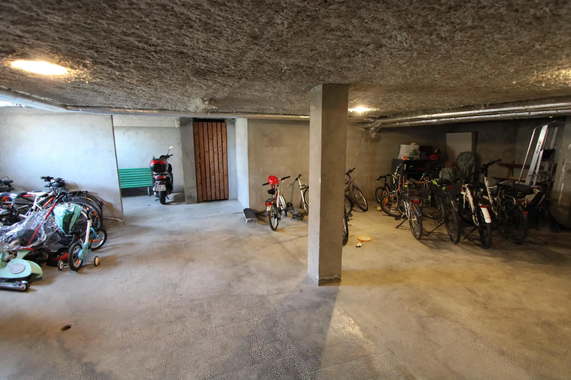 Appartement T3 à Ville La Grand avec balcon, cave et parking 