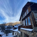 Chalet en bois à rénover à Molines en Queyras - 270 m² avec potentiel touristique