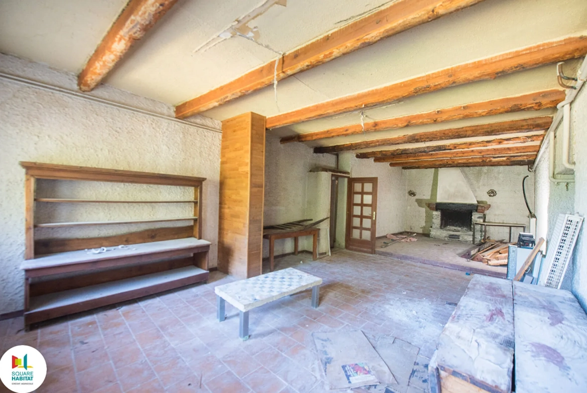 Chalet en bois à rénover à Molines en Queyras - 270 m² avec potentiel touristique 