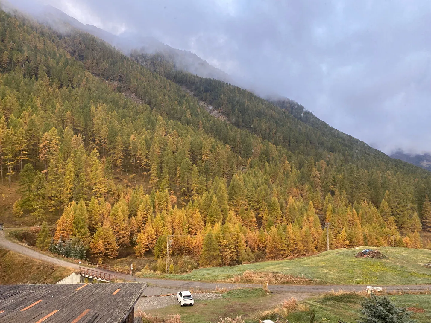 Chalet en bois à rénover à Molines en Queyras - 270 m² avec potentiel touristique 