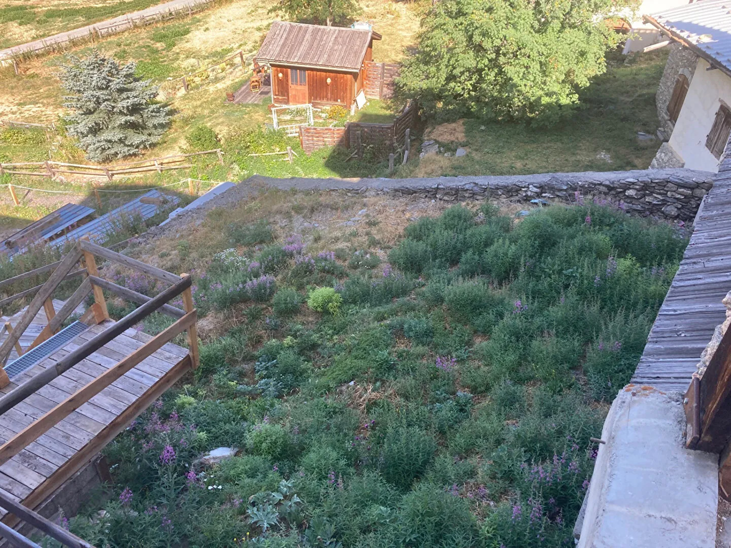 Chalet en bois à rénover à Molines en Queyras - 270 m² avec potentiel touristique 