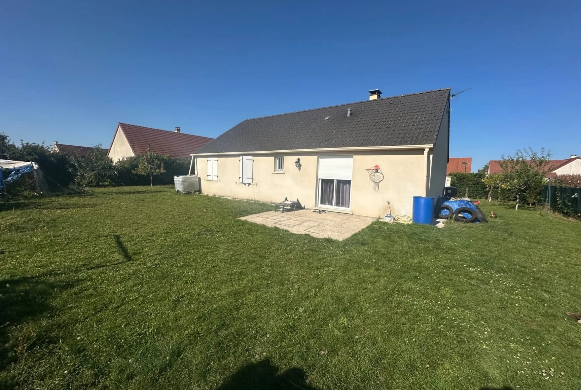 Maison de plain-pied à vendre à Poilly-lez-Gien, 89 m² avec garage et jardin 