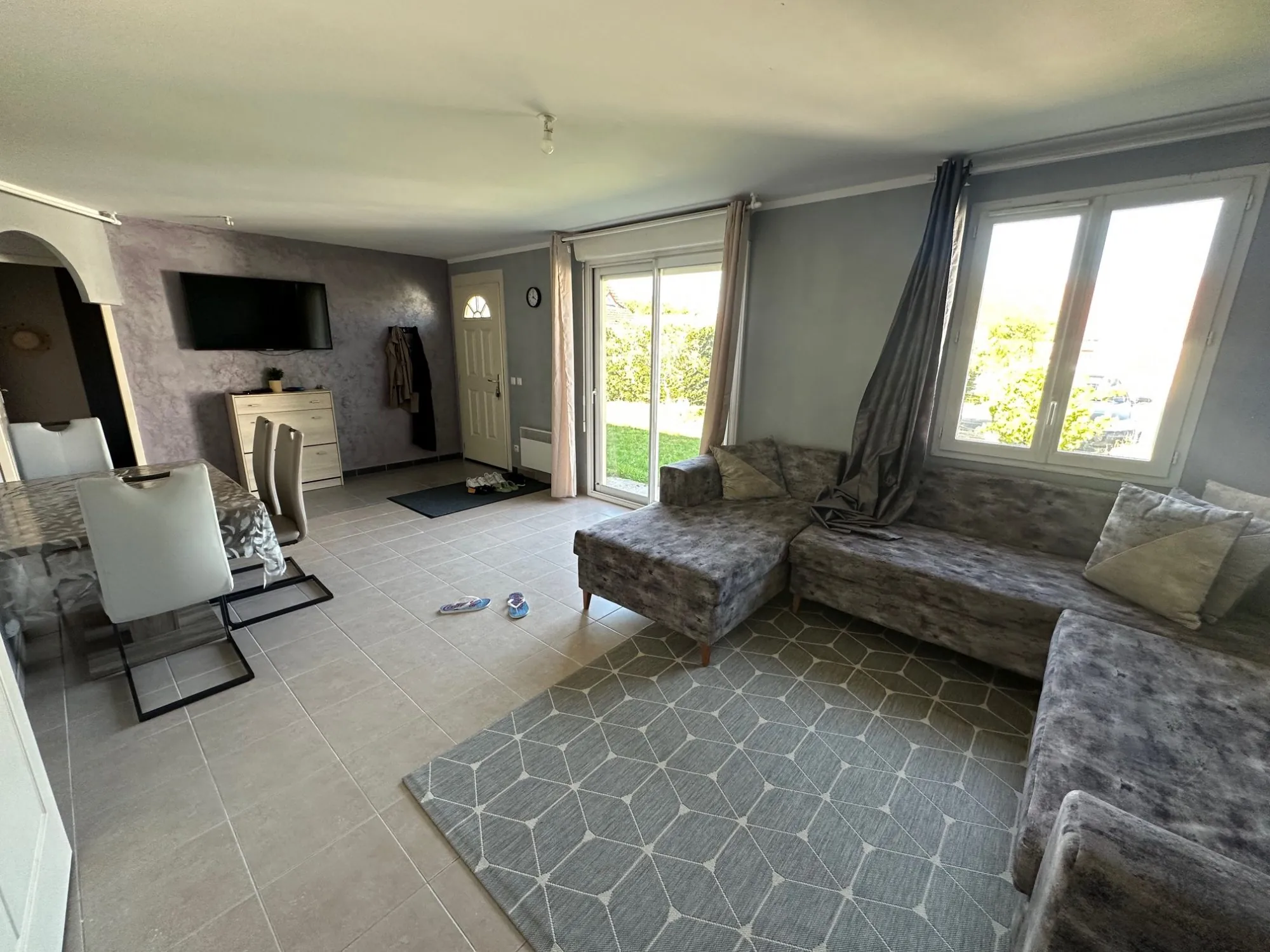 Maison de plain-pied à vendre à Poilly-lez-Gien, 89 m² avec garage et jardin 