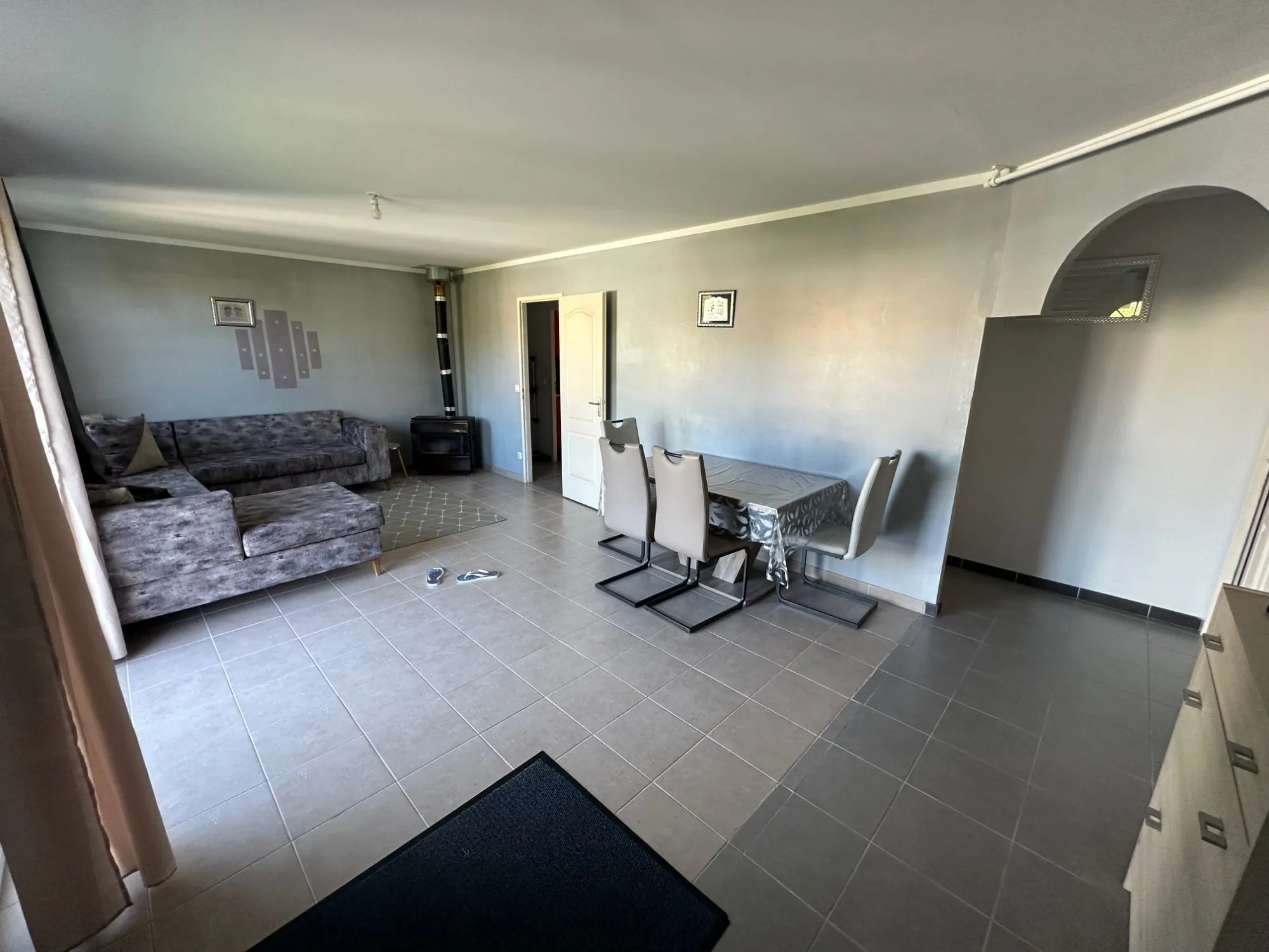 Maison de plain-pied à vendre à Poilly-lez-Gien, 89 m² avec garage et jardin 
