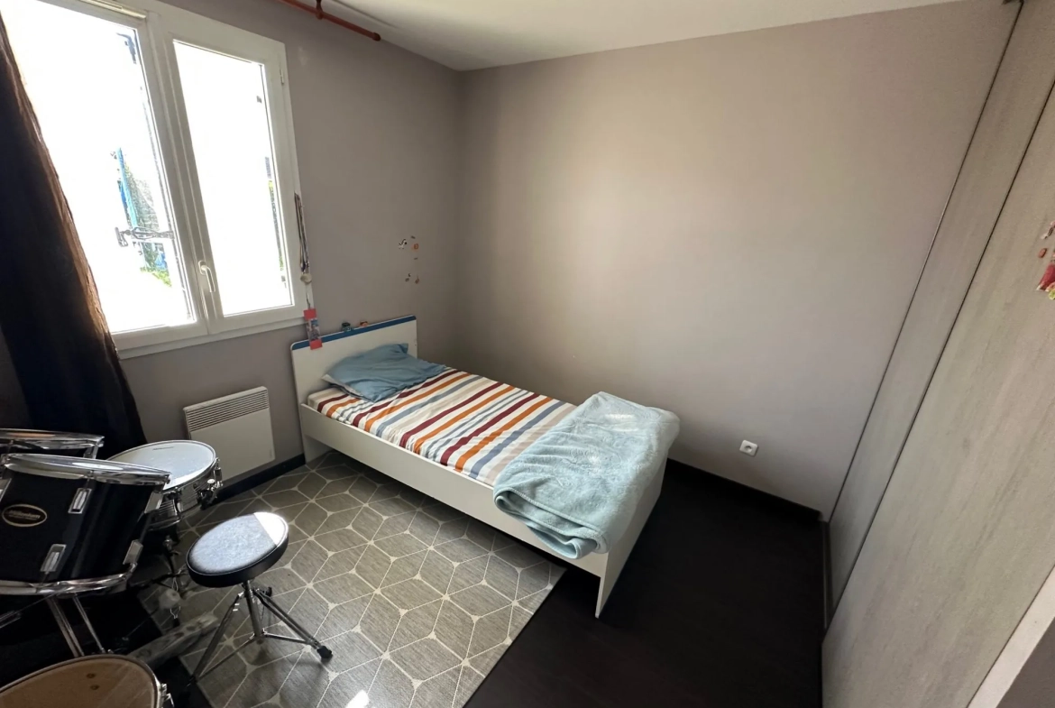 Maison de plain-pied à vendre à Poilly-lez-Gien, 89 m² avec garage et jardin 