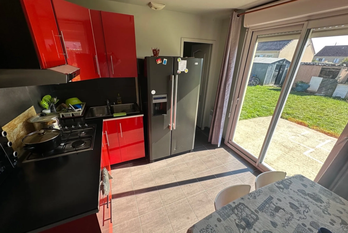 Maison de plain-pied à vendre à Poilly-lez-Gien, 89 m² avec garage et jardin 