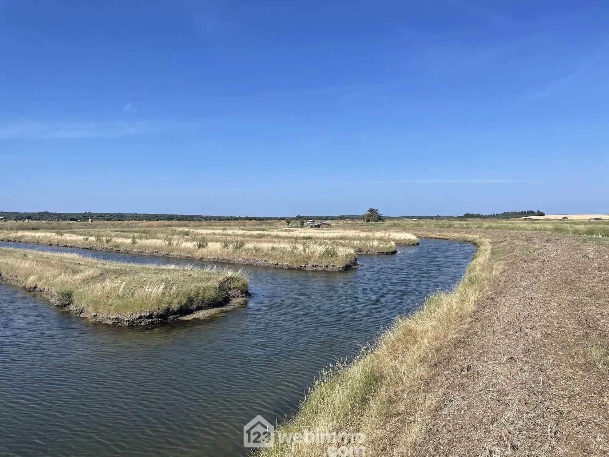 Terrain de loisirs à Jard-sur-Mer pour pêche et détente en pleine nature 