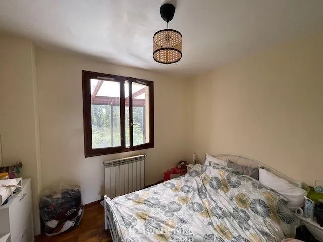 Maison individuelle traditionnelle à Noyon avec dépendances et grand terrain ensoleillé 