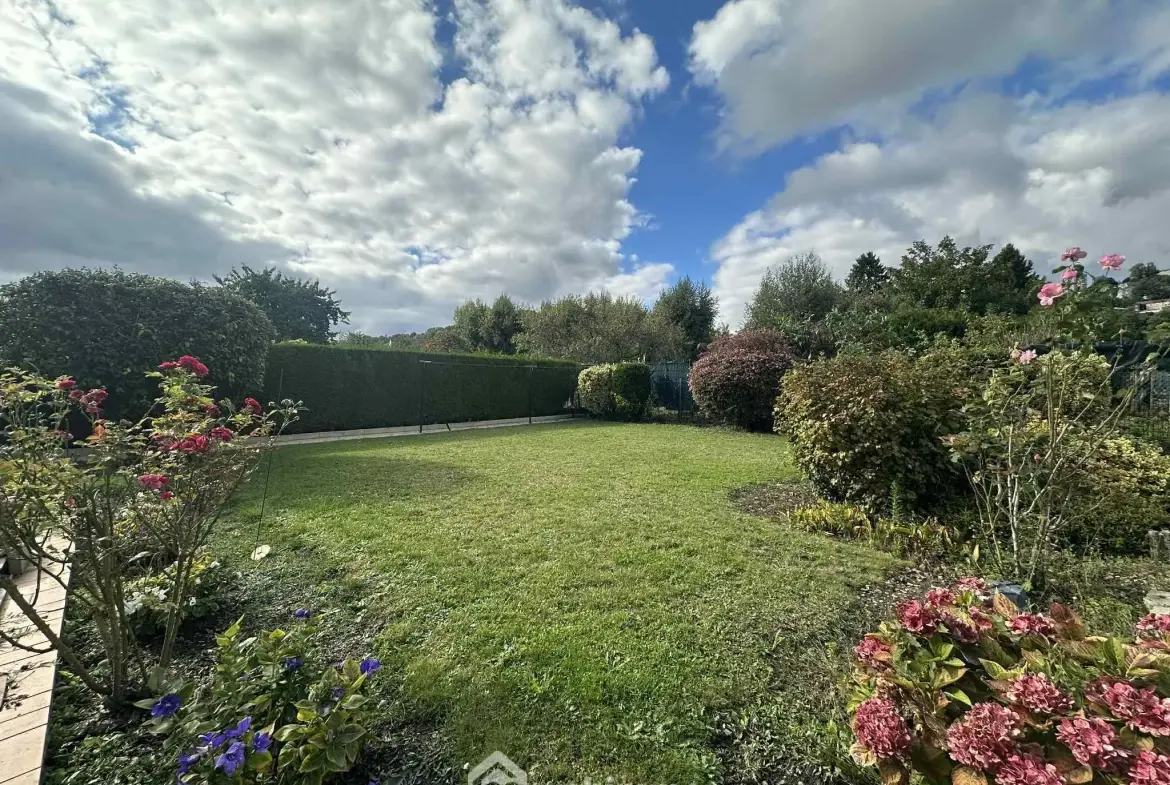 À vendre maison de plain-pied de 100 m² à Laon avec vue sur la Cathédrale 