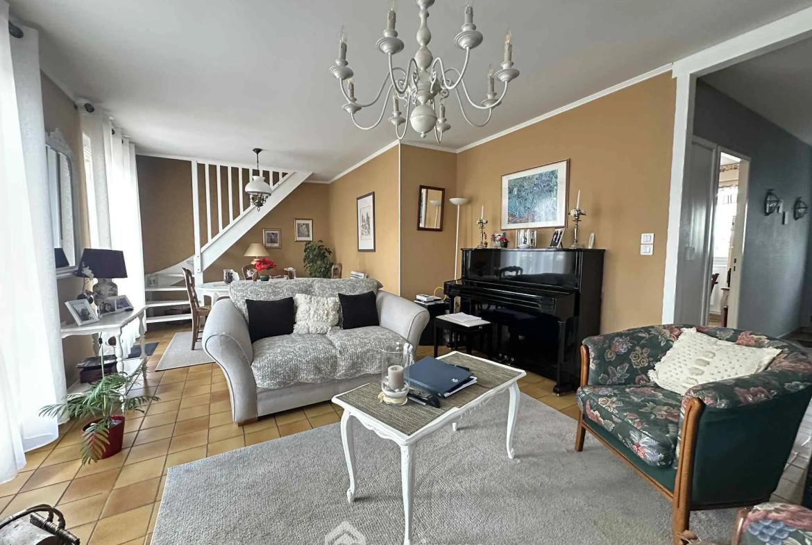 À vendre maison de plain-pied de 100 m² à Laon avec vue sur la Cathédrale 