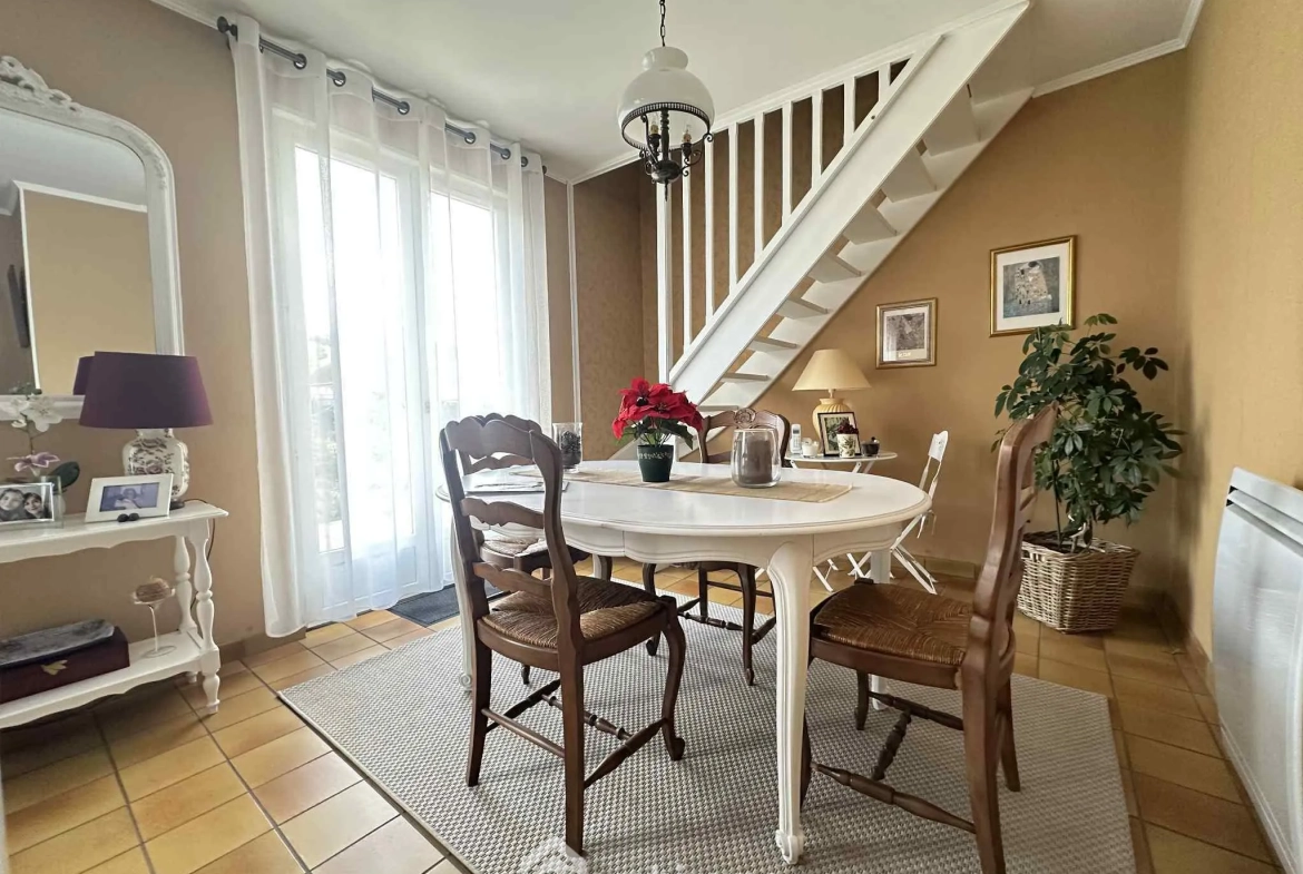 À vendre maison de plain-pied de 100 m² à Laon avec vue sur la Cathédrale 