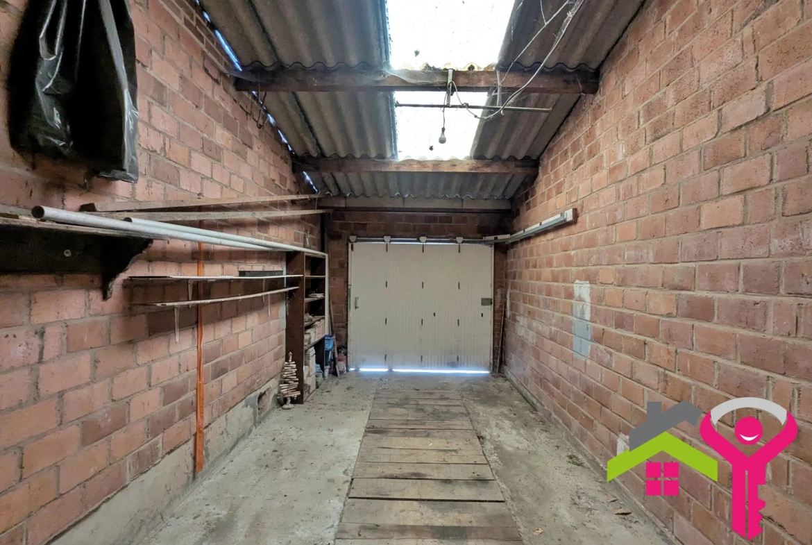 Maison GMF à rénover à Bazuel – Jardin, garage et potentiel d’aménagement 