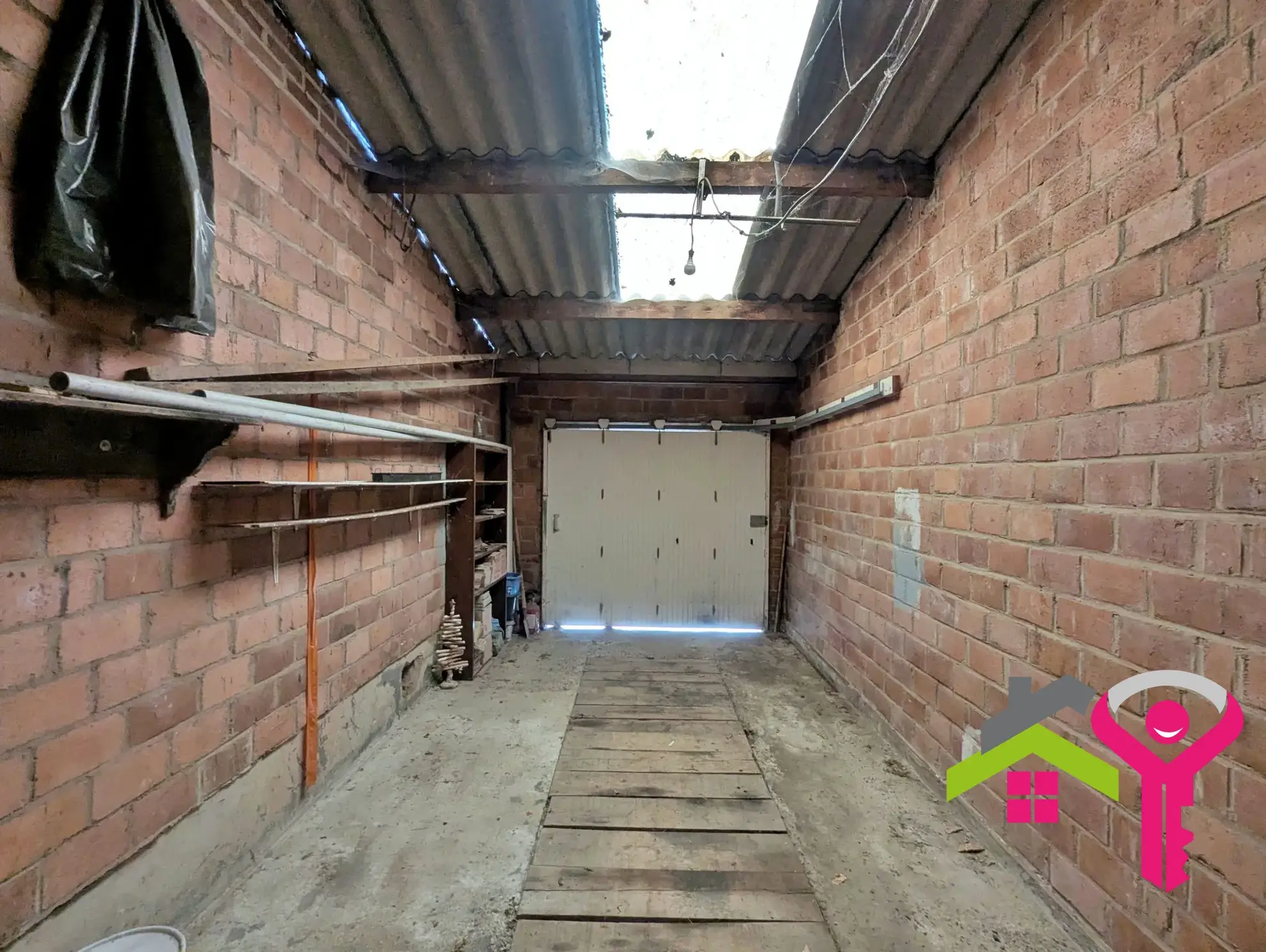 Maison GMF à rénover à Bazuel – Jardin, garage et potentiel d’aménagement 