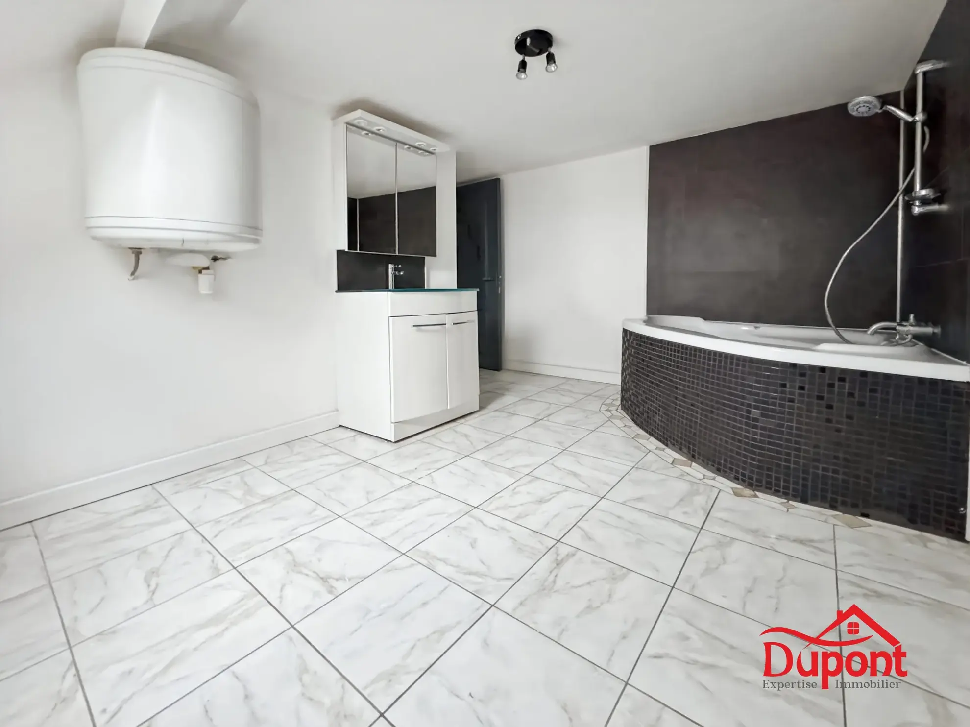 Maison mitoyenne de 110 m² avec jardin à Le Cateau-Cambrésis 