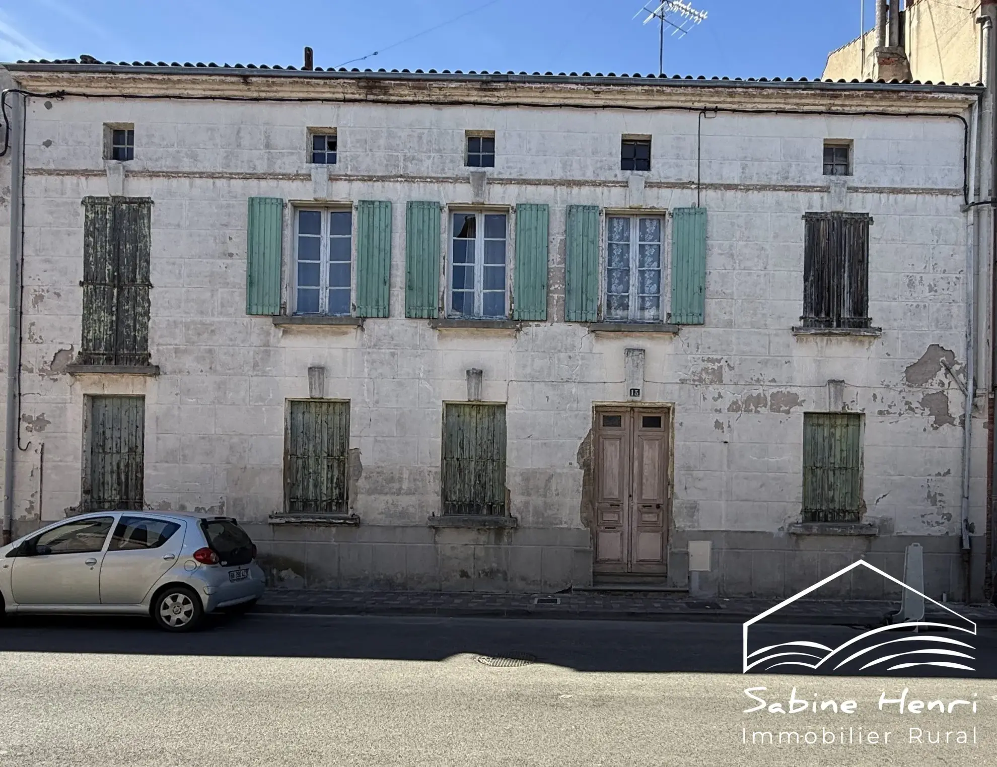 Maison ancienne à rénover avec grand jardin au centre-ville de Carmaux 