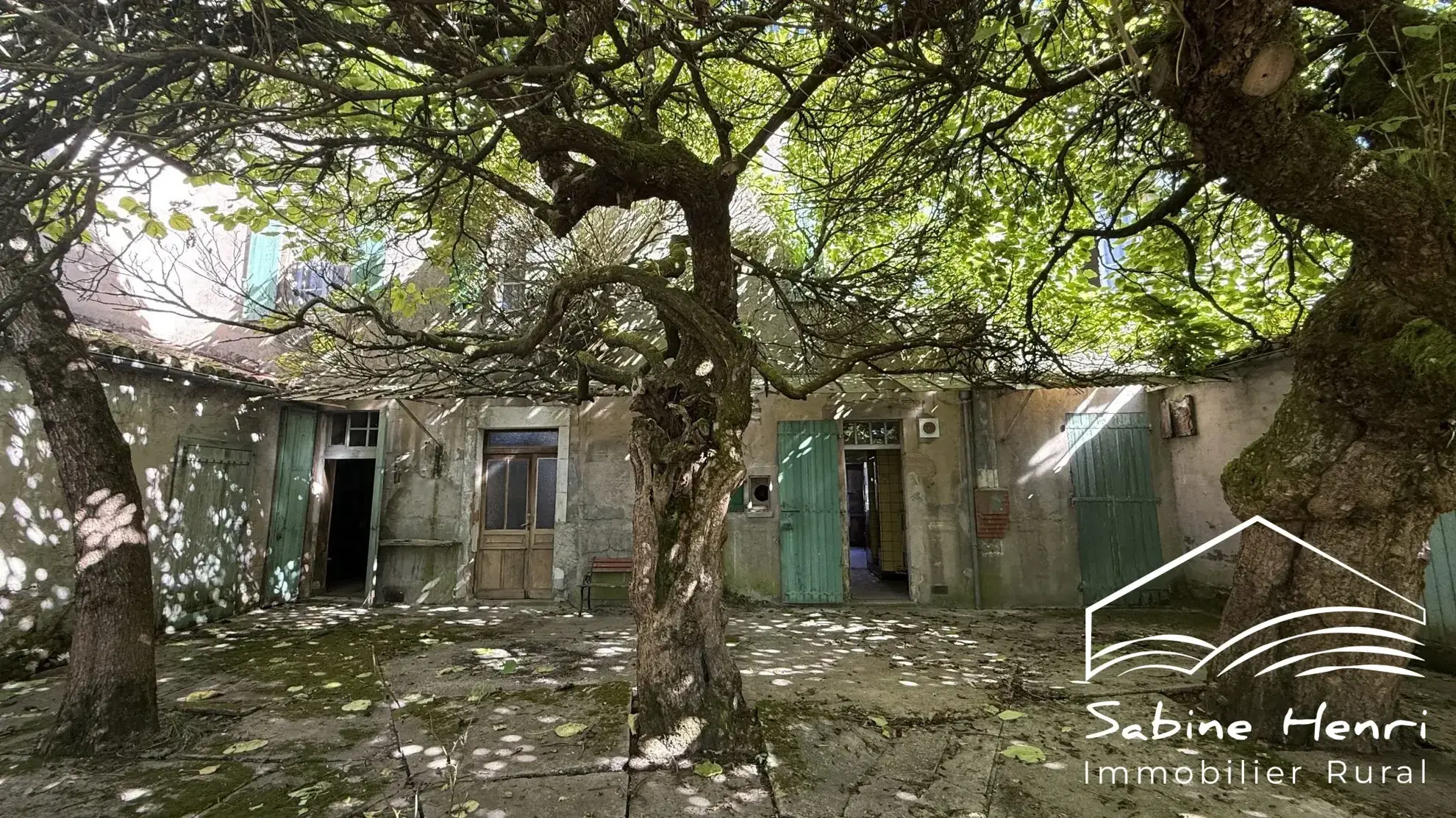 Maison ancienne à rénover avec grand jardin au centre-ville de Carmaux 