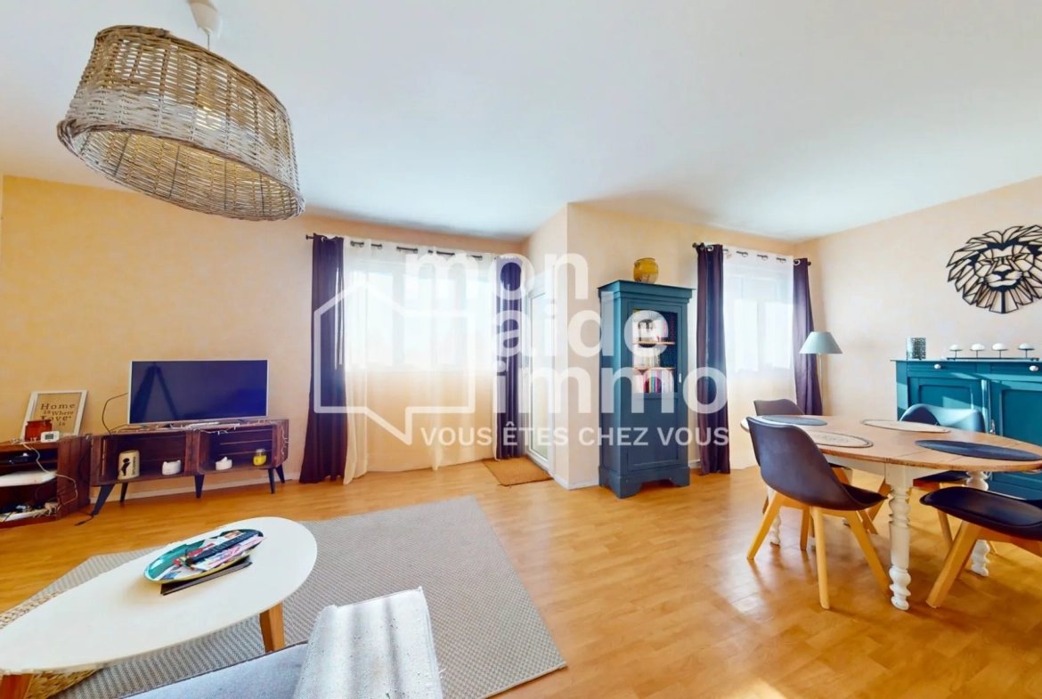 Appartement T4 rénové à Libourne avec balcon et parking – Spacieux et lumineux 