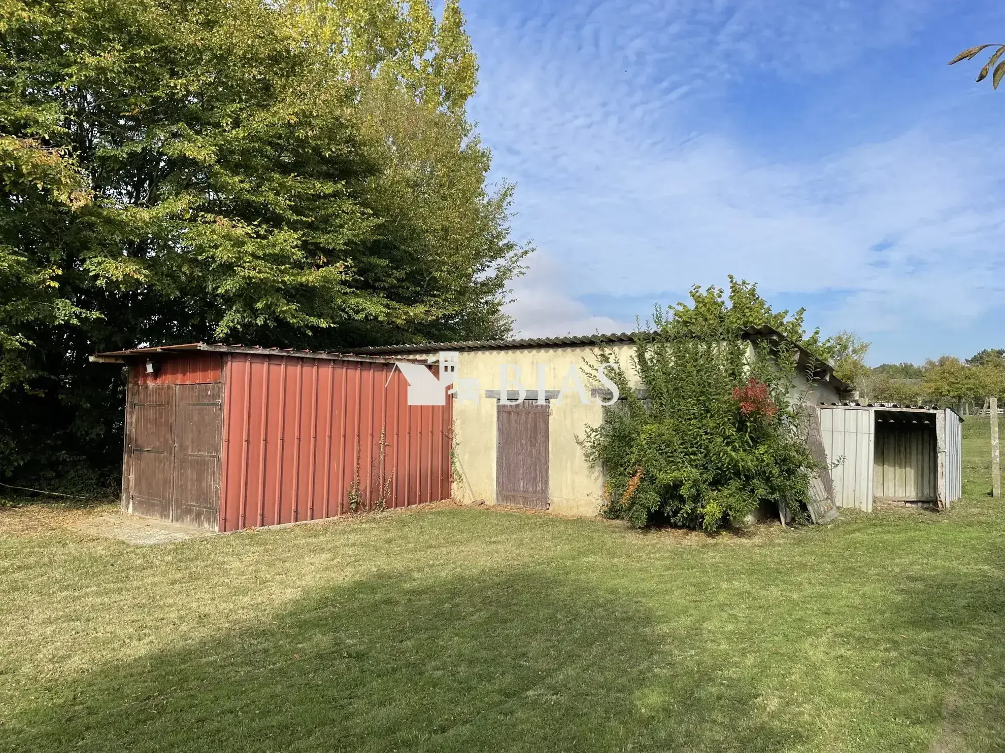 Maison de plain-pied à vendre au Neubourg avec garage et terrain spacieux 