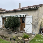 Maison ancienne à rénover avec grand potentiel près de Matha