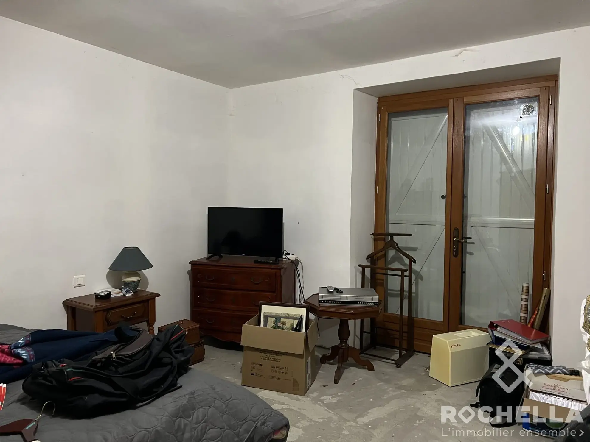 Maison ancienne à rénover avec grand potentiel près de Matha 