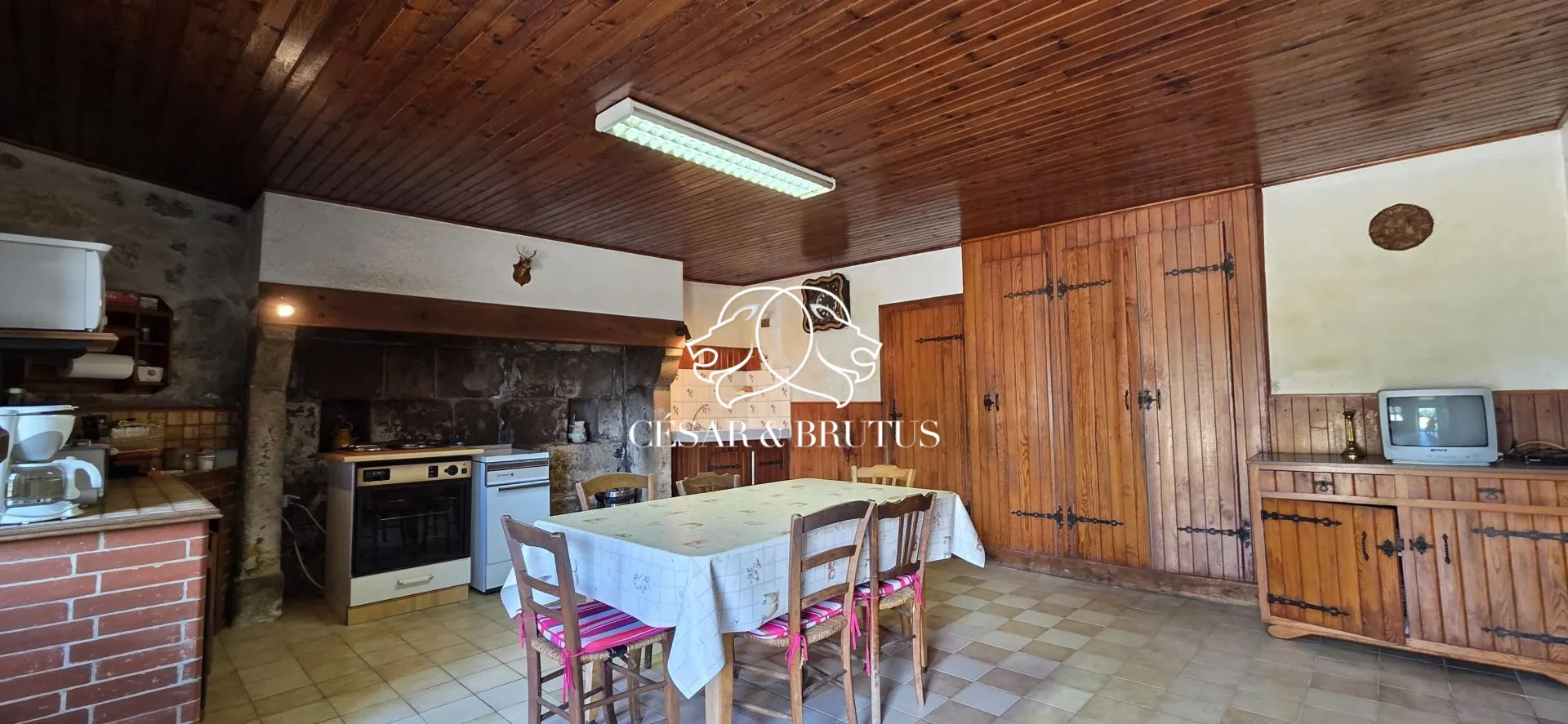 Ferme avec dépendances à Chomelix (43), 117 m² sur 7385 m² de terrain 