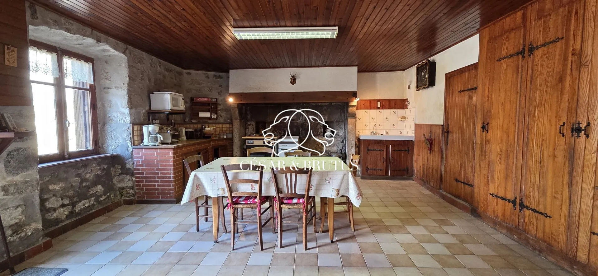 Ferme avec dépendances à Chomelix (43), 117 m² sur 7385 m² de terrain 