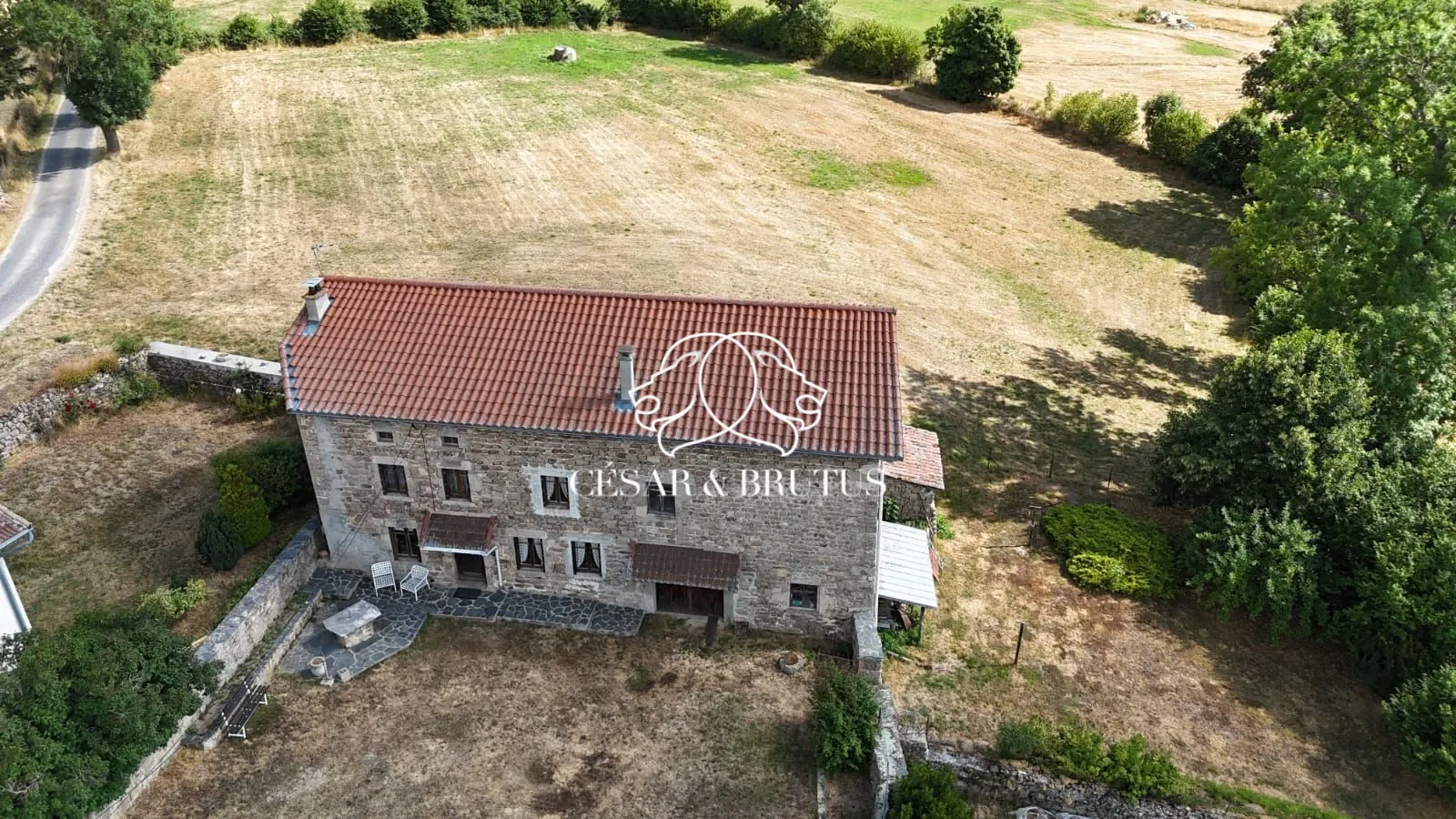 Ferme avec dépendances à Chomelix (43), 117 m² sur 7385 m² de terrain 