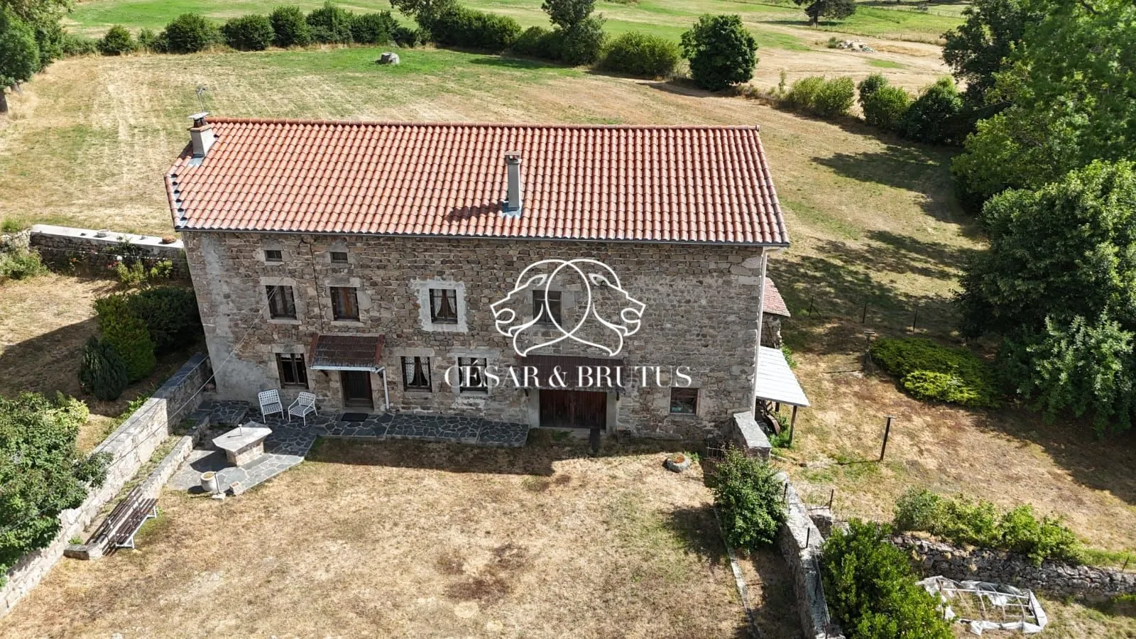 Ferme avec dépendances à Chomelix (43), 117 m² sur 7385 m² de terrain 