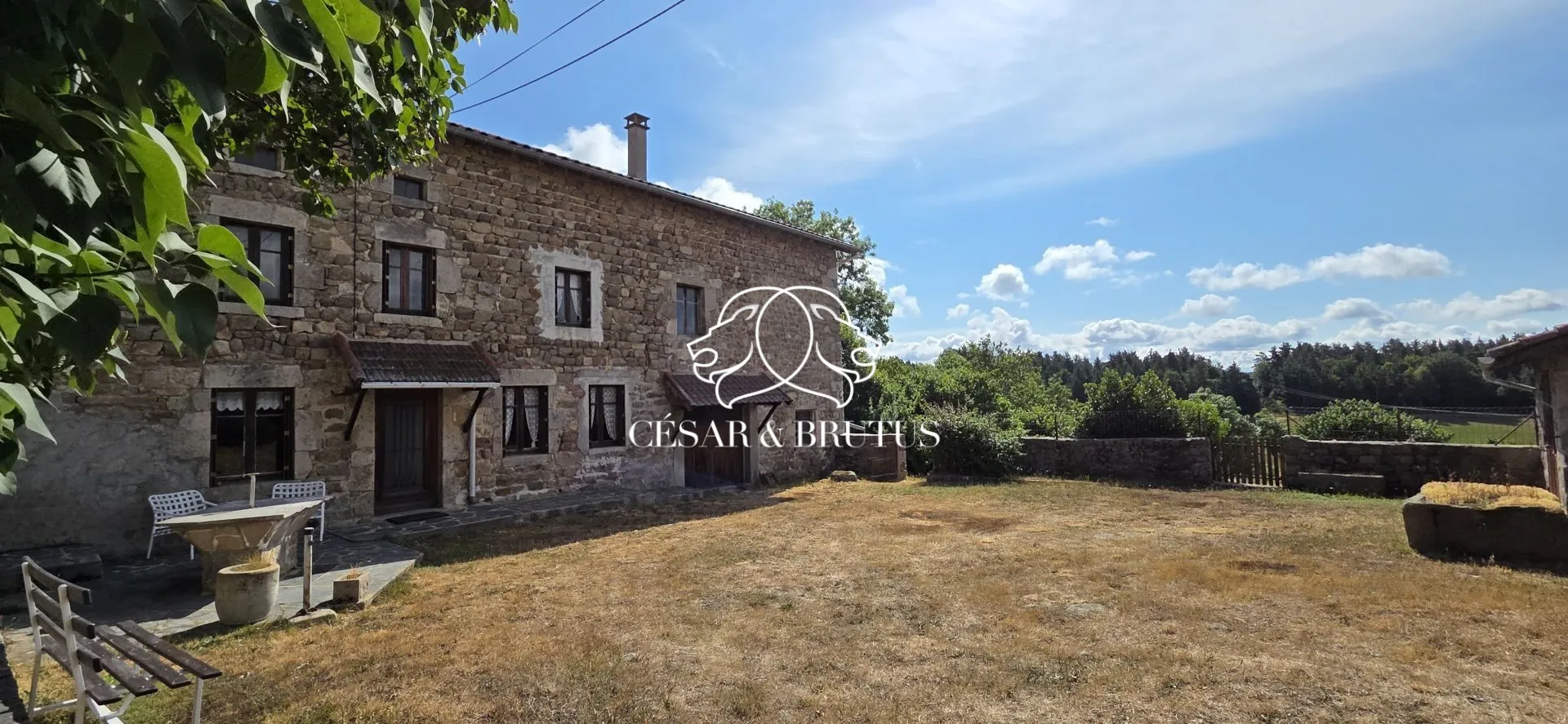 Ferme avec dépendances à Chomelix (43), 117 m² sur 7385 m² de terrain 