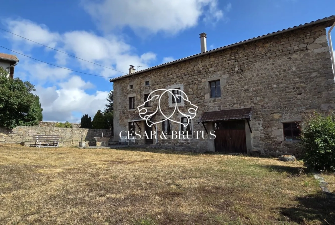 Ferme avec dépendances à Chomelix (43), 117 m² sur 7385 m² de terrain 