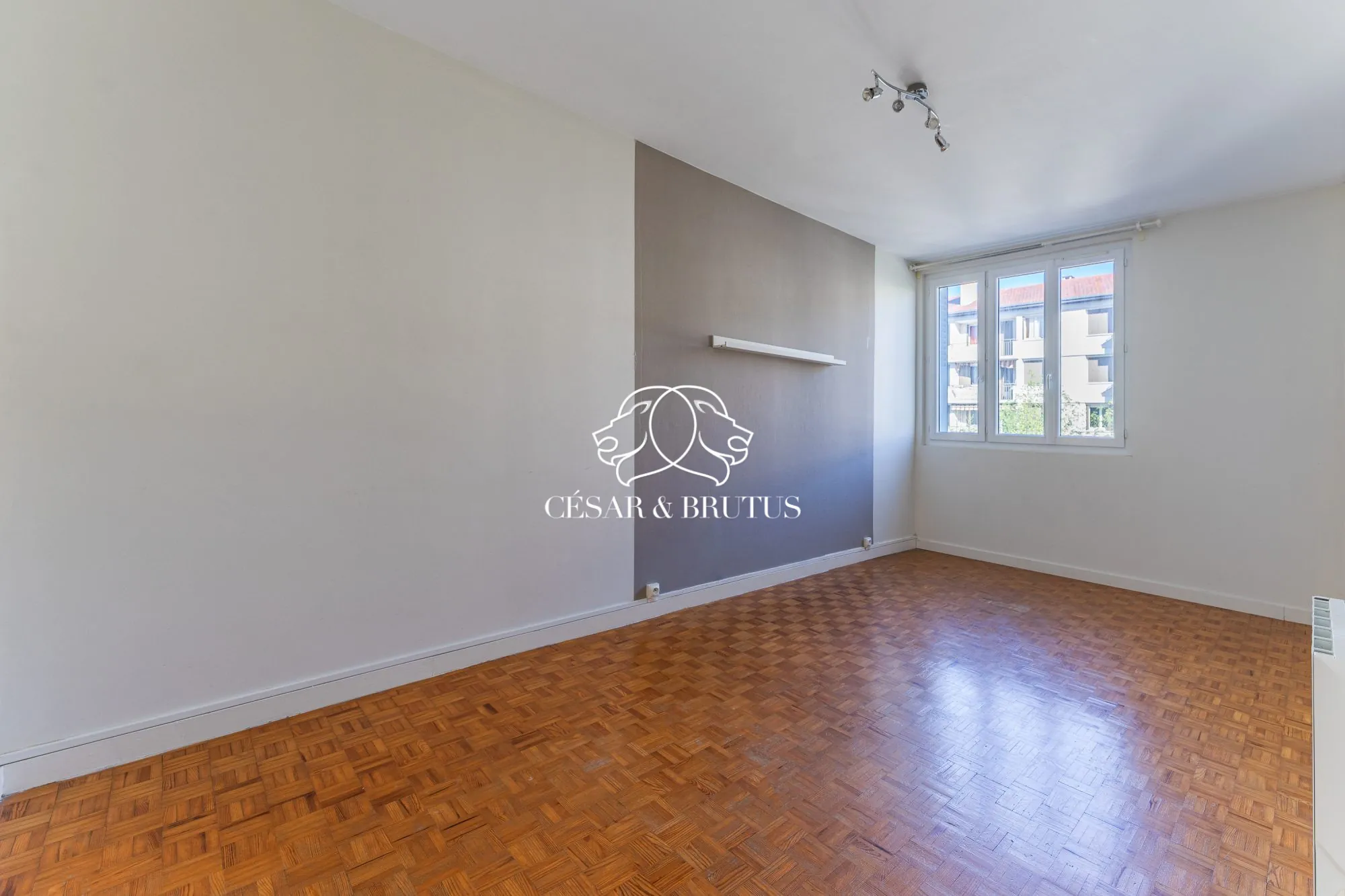 Appartement Lyon 8 - chambre Charmant appartement 2 pièces avec loggia, parking et cave à Lyon 69008 