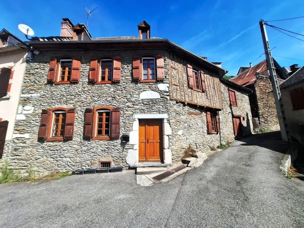Maison ancienne à vendre à Fos avec charme historique et vue sur les montagnes