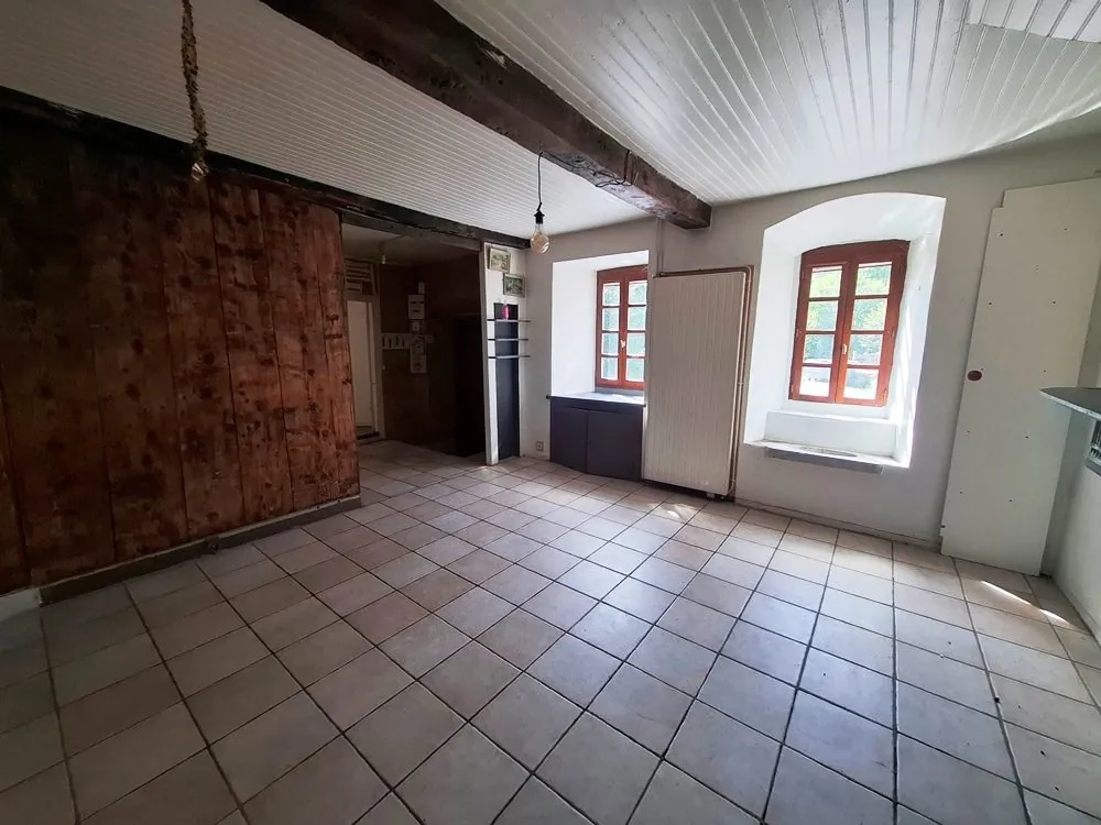 Maison ancienne à vendre à Fos avec charme historique et vue sur les montagnes 