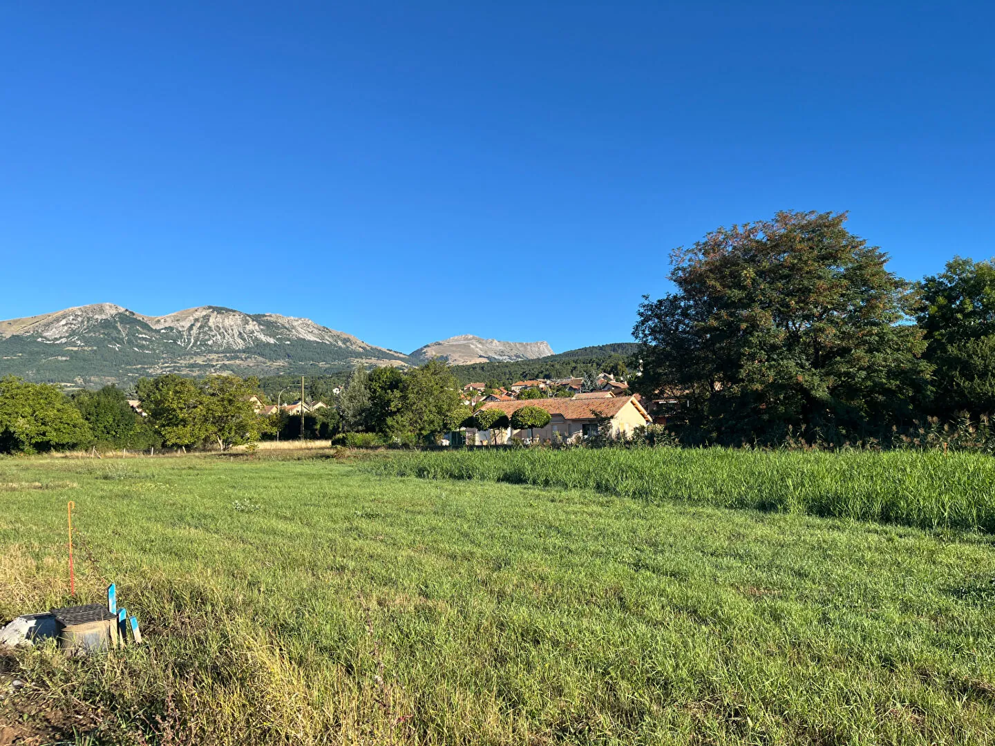 Terrain constructible de 621 m² à Gap avec orientation sud 