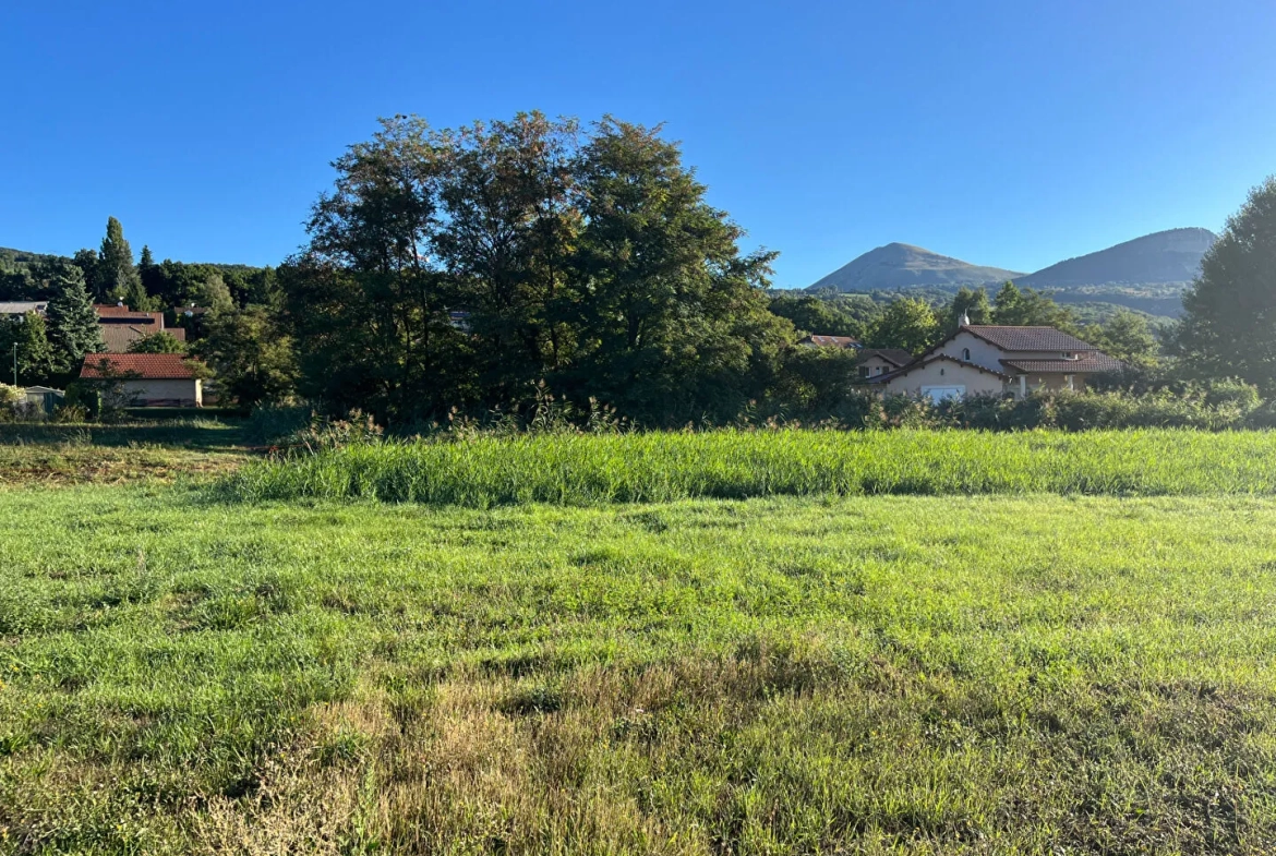 Terrain constructible de 621 m² à Gap avec orientation sud 