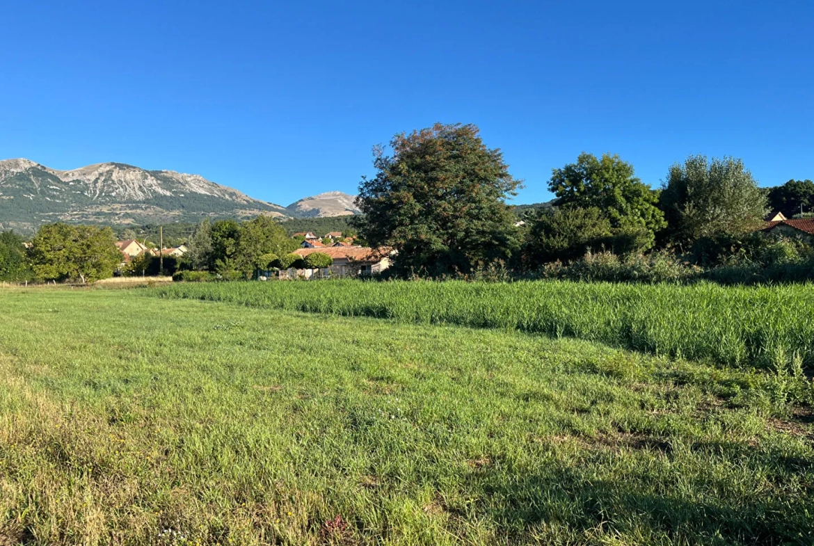 Terrain constructible de 621 m² à Gap avec orientation sud 