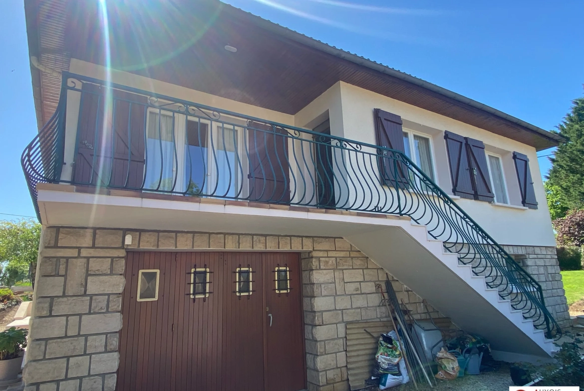Maison à vendre proche Semur en Auxois - 115 m² avec jardin et garages 
