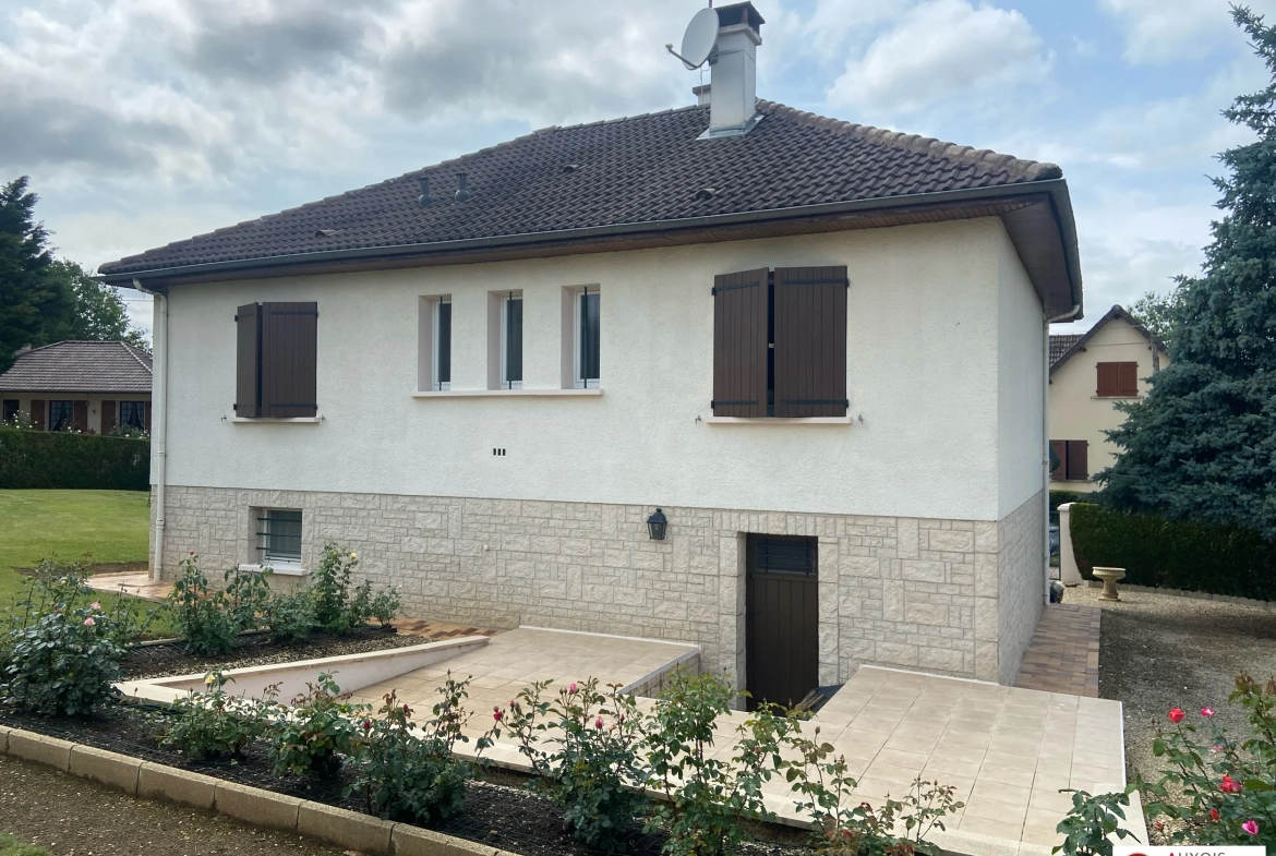 Maison à vendre proche Semur en Auxois - 115 m² avec jardin et garages 