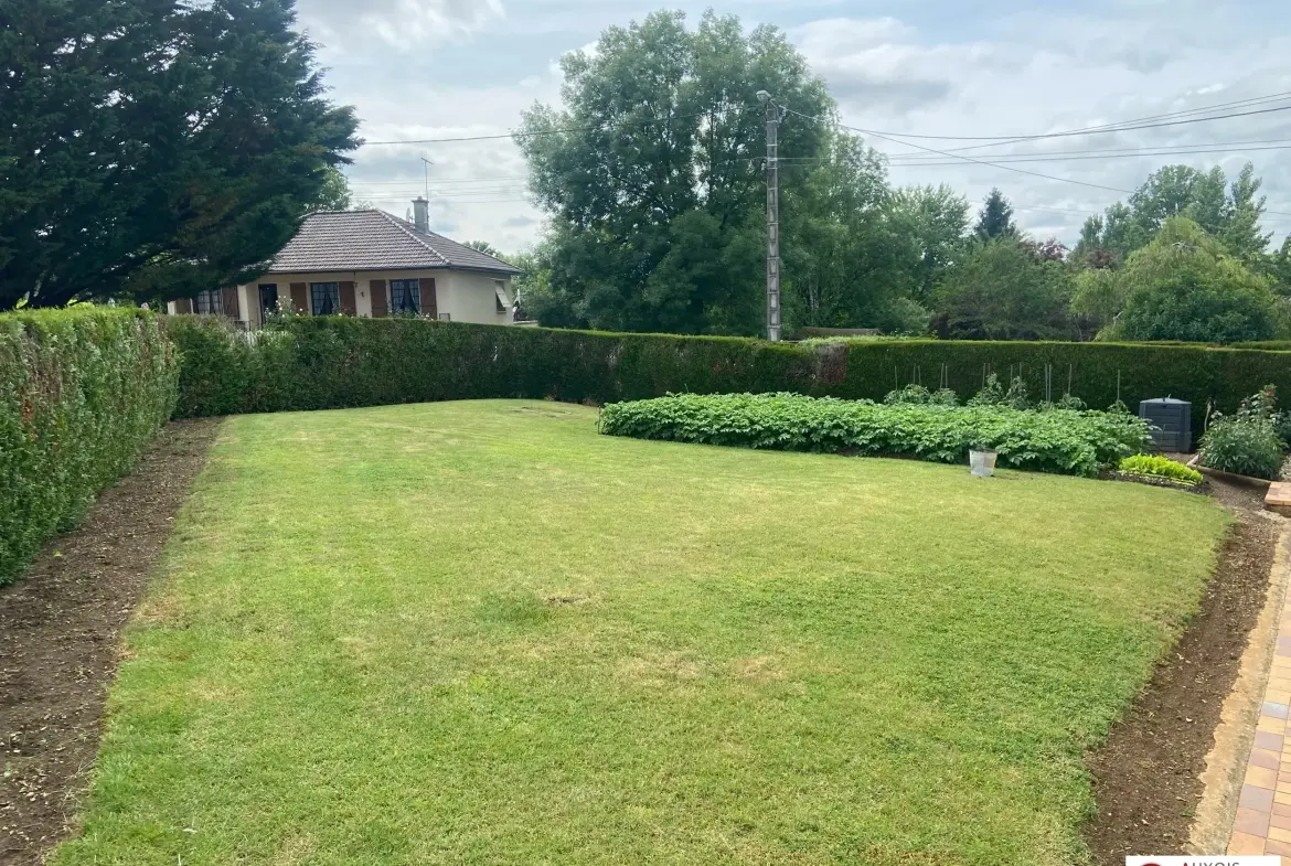 Maison à vendre proche Semur en Auxois - 115 m² avec jardin et garages 