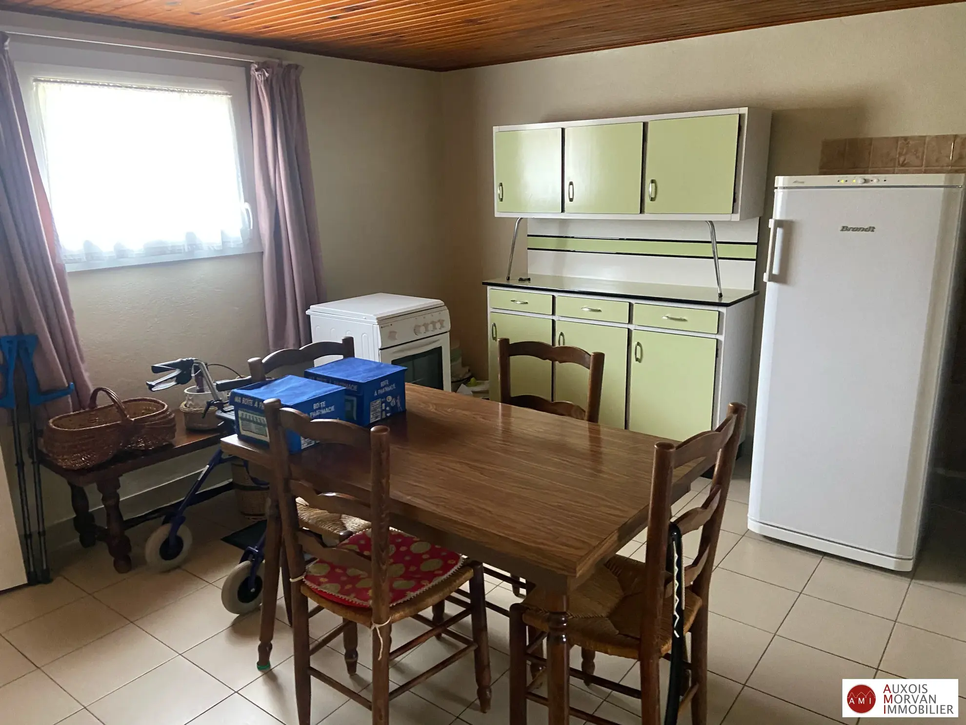 Maison à vendre proche Semur en Auxois - 115 m² avec jardin et garages 