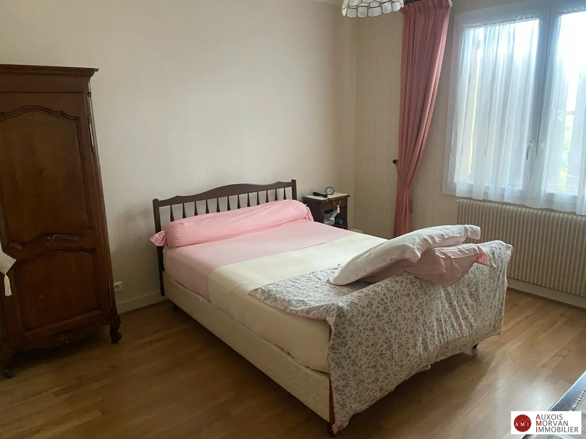 Maison à vendre proche Semur en Auxois - 115 m² avec jardin et garages 