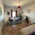 Spacieux Appartement T3 avec Vue à Vaugines, Luberon