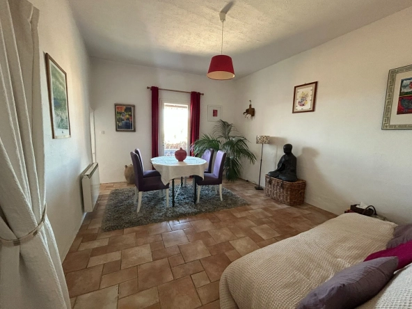 Spacieux Appartement T3 avec Vue à Vaugines, Luberon