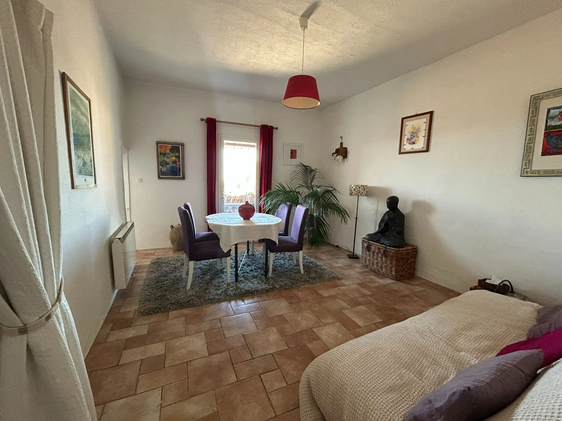 Spacieux Appartement T3 avec Vue à Vaugines, Luberon 