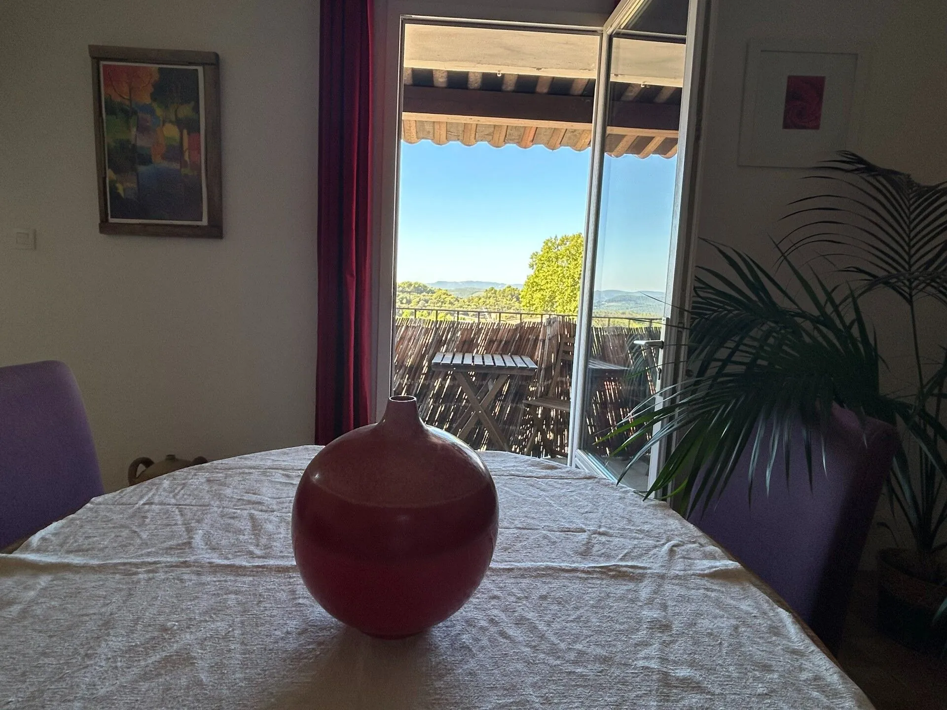 Spacieux Appartement T3 avec Vue à Vaugines, Luberon 