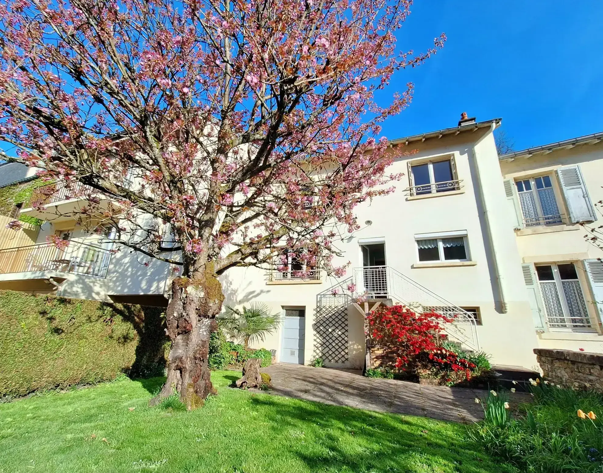 Maison de ville à Épinal 110 m² avec jardin, garage et travaux à prévoir 