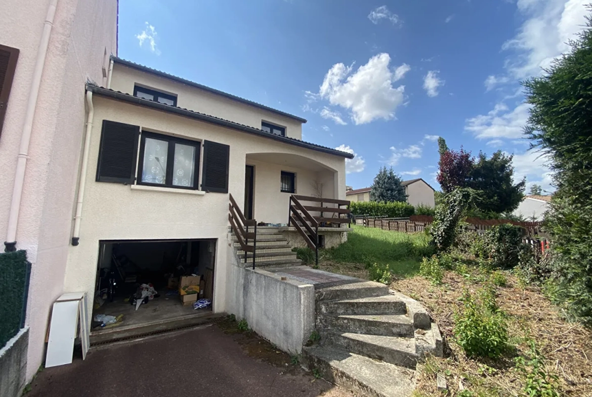 Maison à vendre à Saint-Chamond de 85 m² avec 2 chambres et garage 
