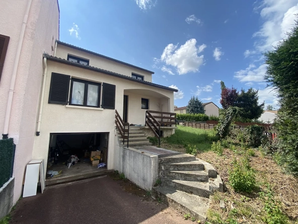 Maison à vendre à Saint-Chamond de 85 m² avec 2 chambres et garage